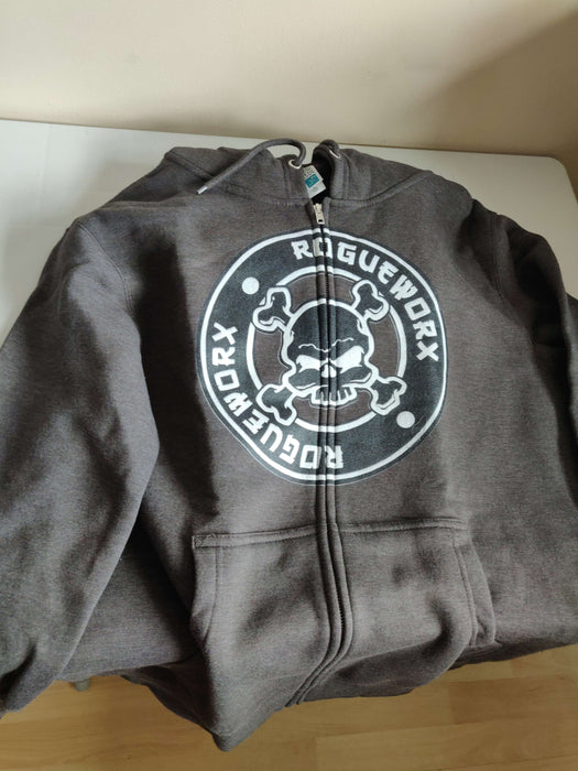 ROGUEWORX T シャツ、パーカー、マグカップ、時計、シャワー カーテン - RedBubble から入手可能 - 説明を参照してください。