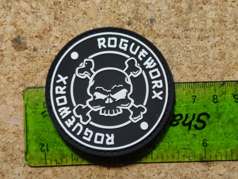 ROGUEWORX ROUND PATCH - BLACK & WHITE